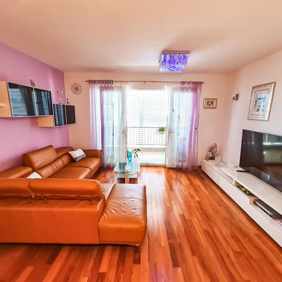 Apartment Azure *Close To The Beach สปลิท ภายนอก รูปภาพ