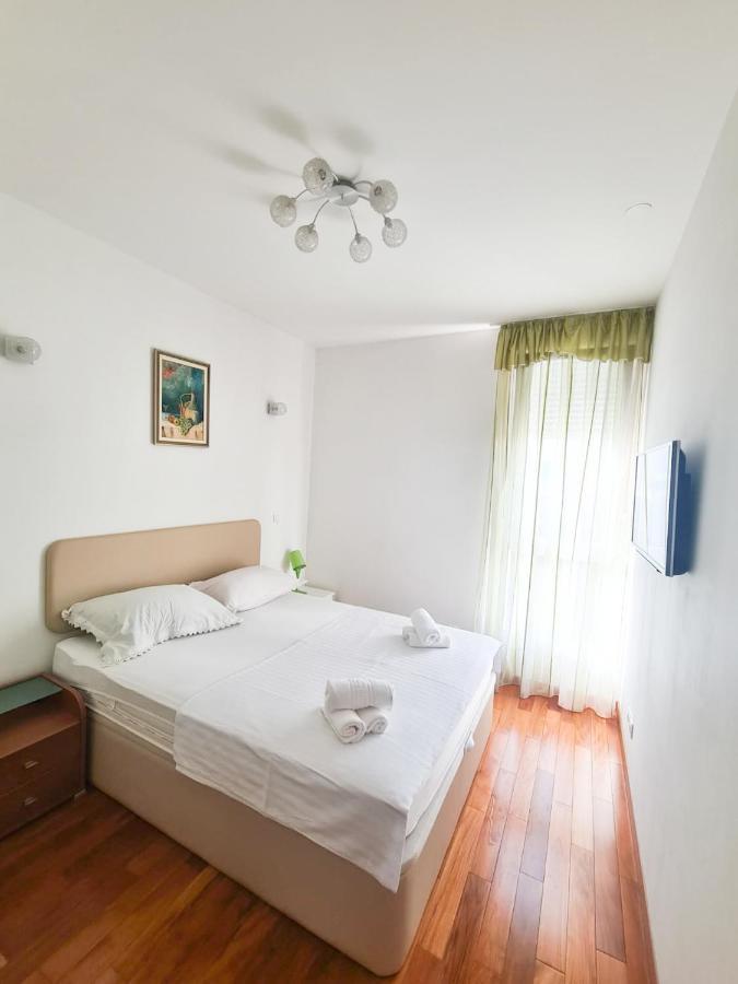 Apartment Azure *Close To The Beach สปลิท ภายนอก รูปภาพ